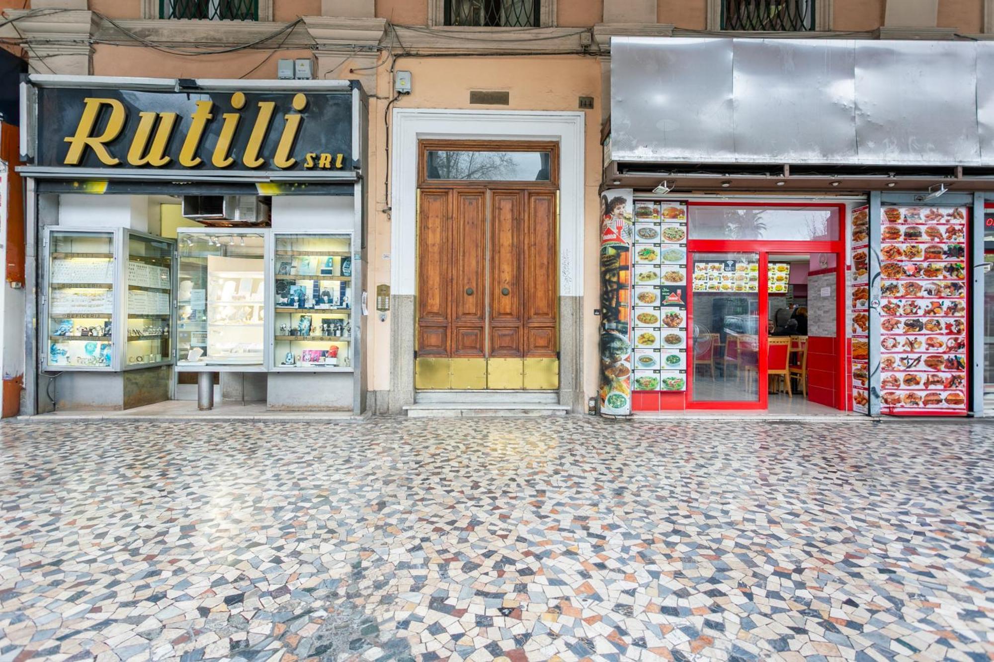 Le Regine - Home Suites - Adult Only, Rome
